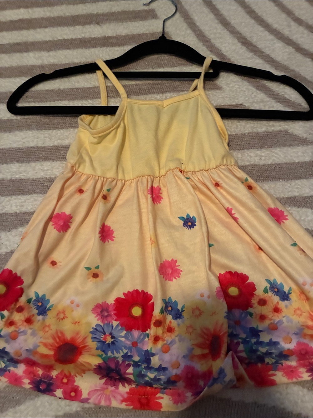 SHEIN Yellow Floral Print Girls' Sundress with Pink & Blue Flowers